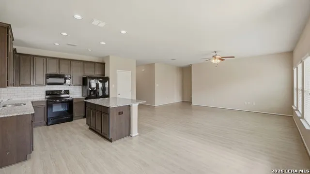 140 FABARM LN New Braunfels, TX 78130
