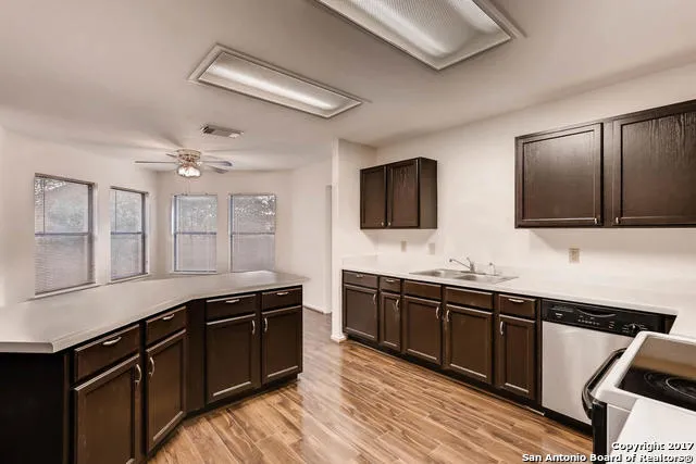 8507 Park Olympia Universal City, TX 78148