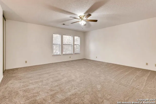 8507 Park Olympia Universal City, TX 78148