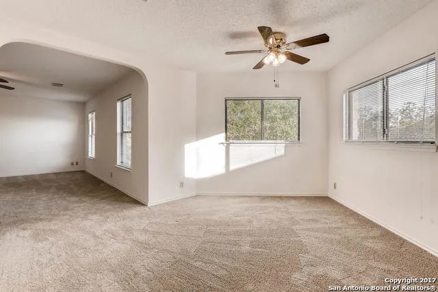 8507 Park Olympia Universal City, TX 78148
