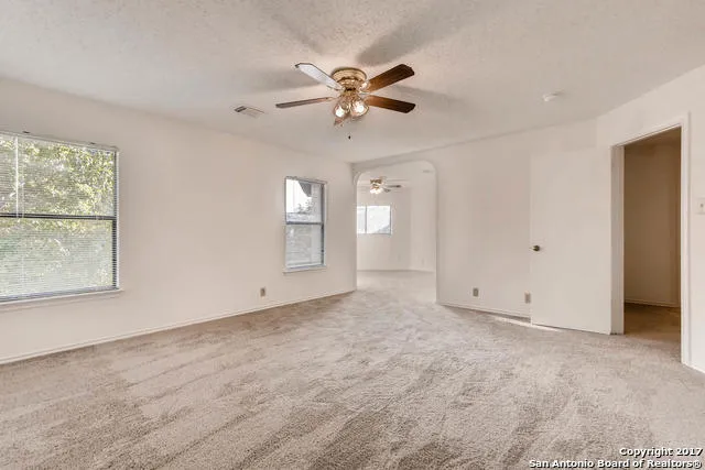8507 Park Olympia Universal City, TX 78148