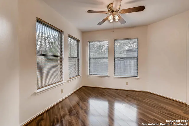 8507 Park Olympia Universal City, TX 78148