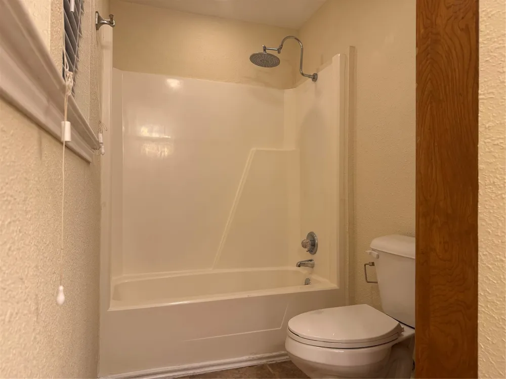 1058 E Jefferson Street Van Alstyne, TX 75495