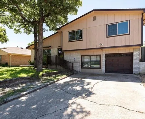 1405 Magnolia Drive