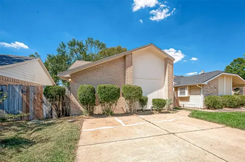 7111 Village Lake Drive