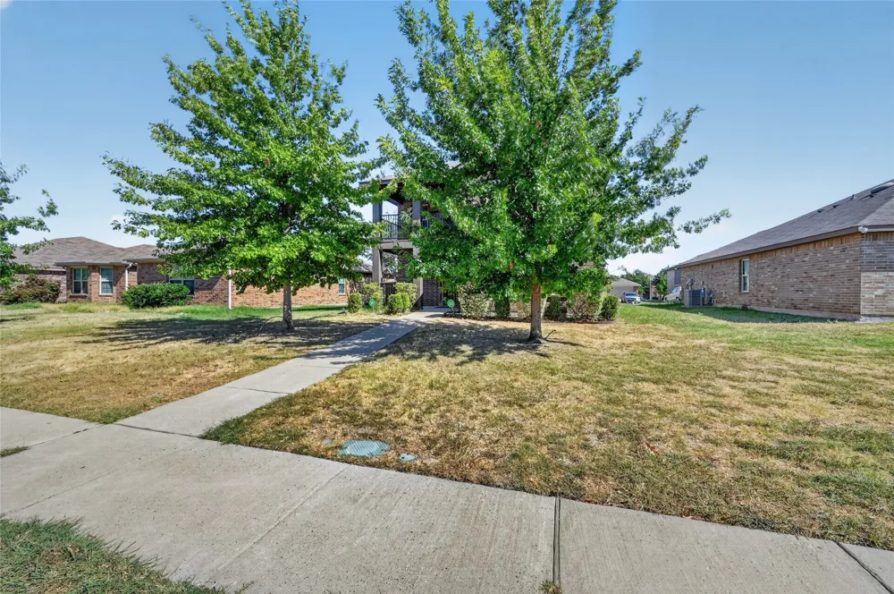 1518 Illinois Avenue Lancaster, TX 75134