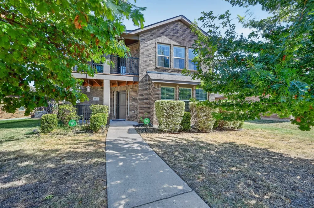 1518 Illinois Avenue Lancaster, TX 75134