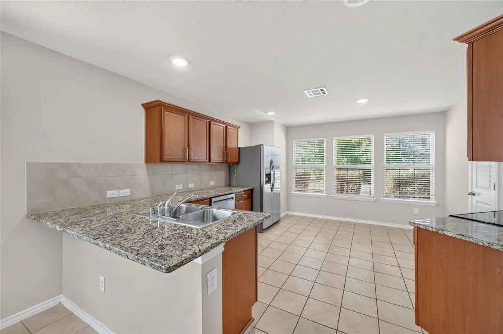 1518 Illinois Avenue Lancaster, TX 75134