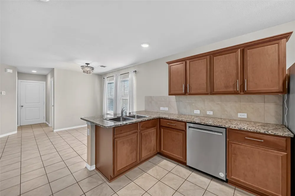 1518 Illinois Avenue Lancaster, TX 75134