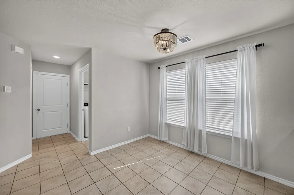 1518 Illinois Avenue Lancaster, TX 75134
