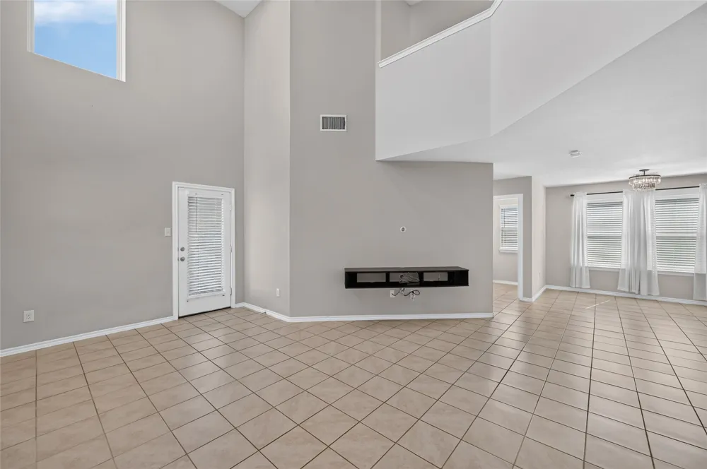 1518 Illinois Avenue Lancaster, TX 75134