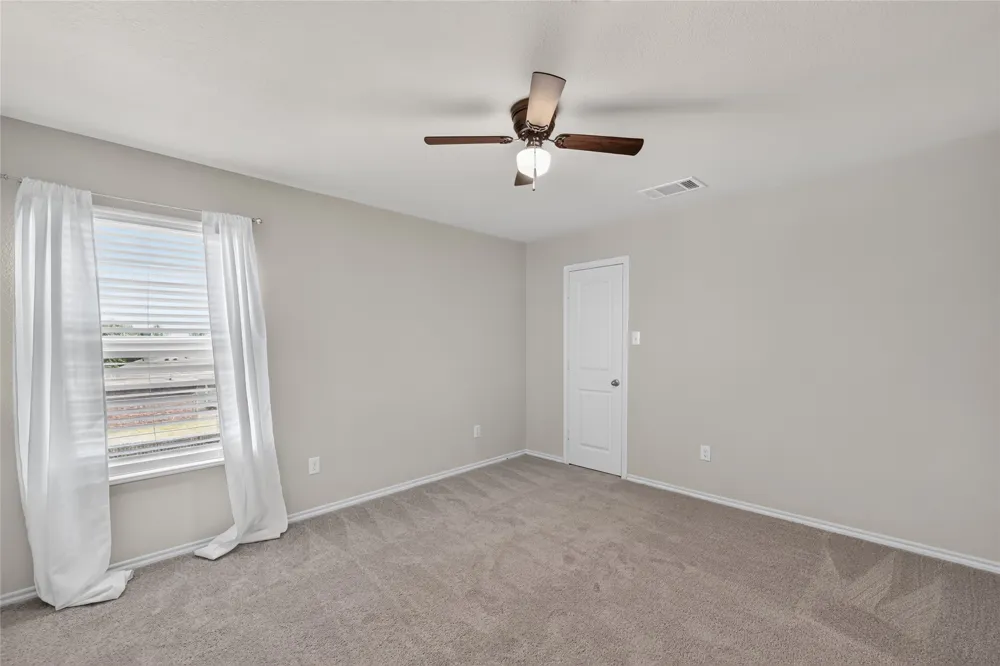 1518 Illinois Avenue Lancaster, TX 75134
