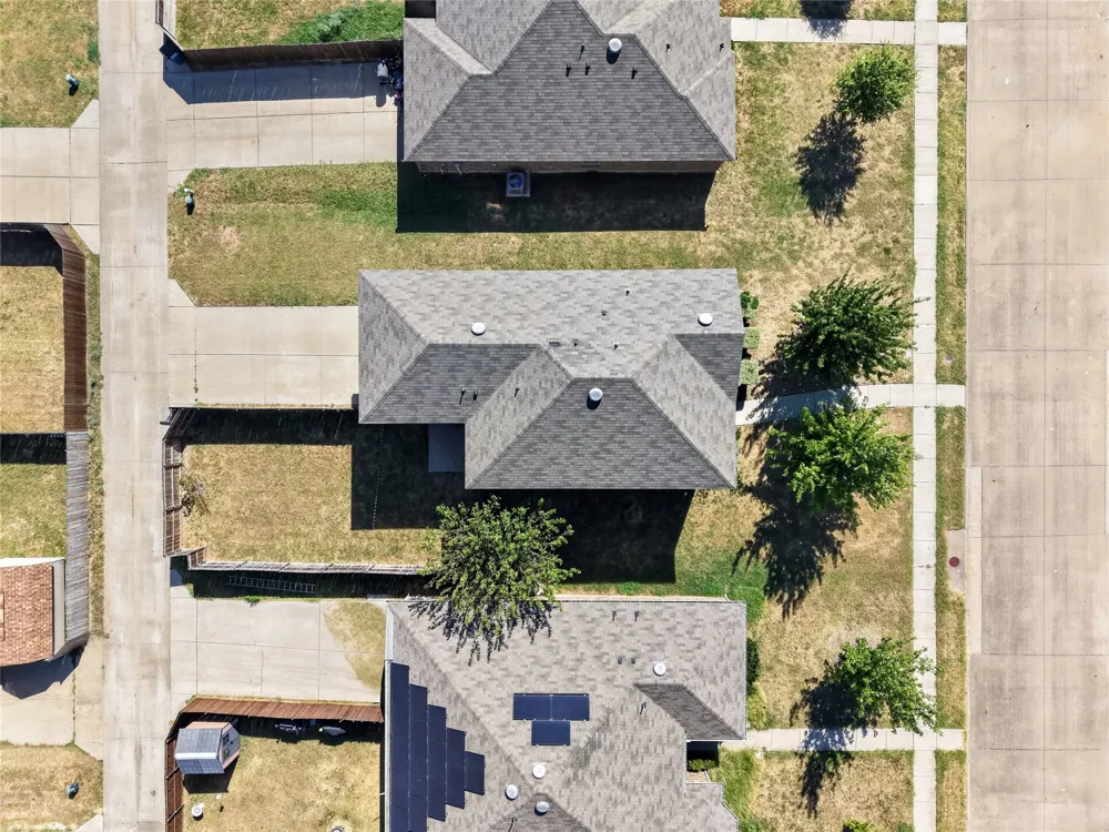 1518 Illinois Avenue Lancaster, TX 75134