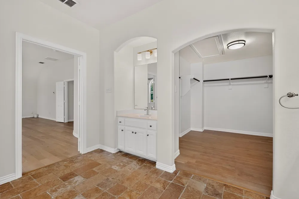 4304 Harpers Ferry Drive Grand Prairie, TX 75052