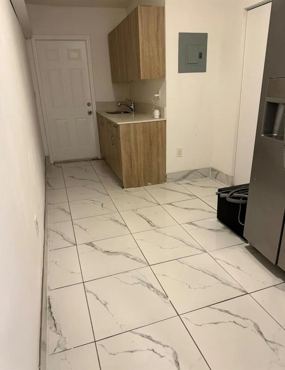 1652 Madison Street #6 Hollywood, FL 33020