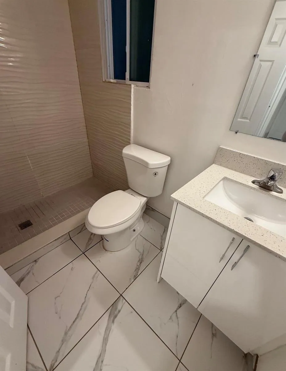 1652 Madison Street #6 Hollywood, FL 33020