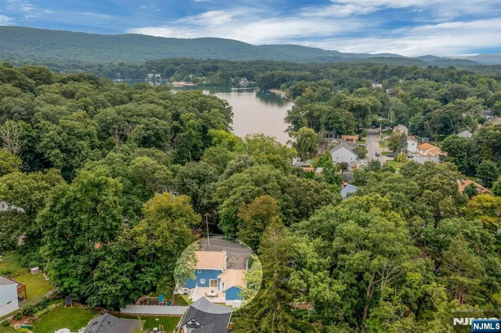 416 Lakeview Avenue Ringwood, NJ 07456