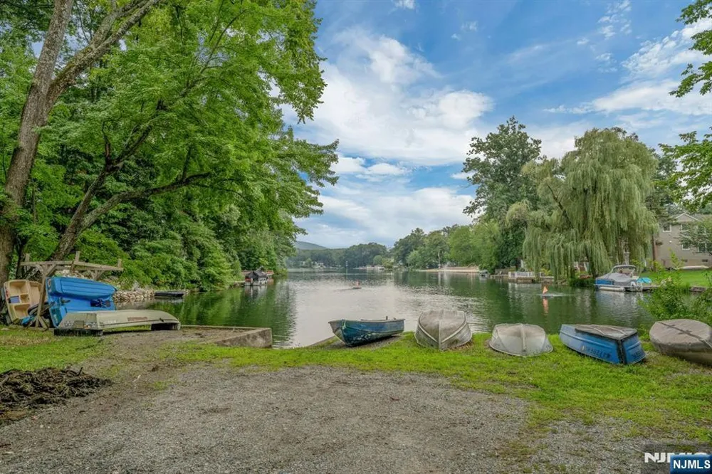 416 Lakeview Avenue Ringwood, NJ 07456