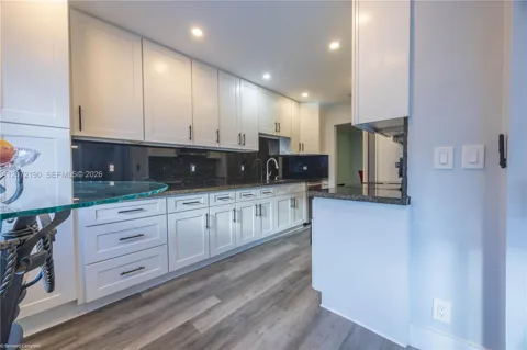 8002 Lagos De Campo Blvd #B-303