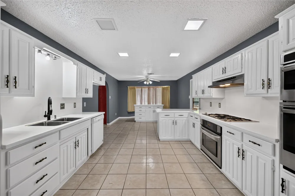 1226 Ranch Valley Drive DeSoto, TX 75115