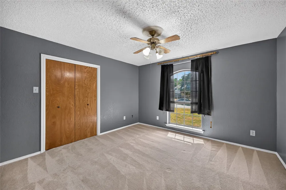 1226 Ranch Valley Drive DeSoto, TX 75115