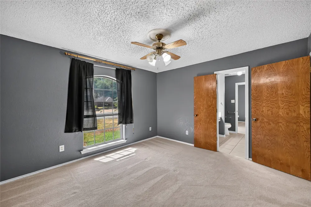 1226 Ranch Valley Drive DeSoto, TX 75115