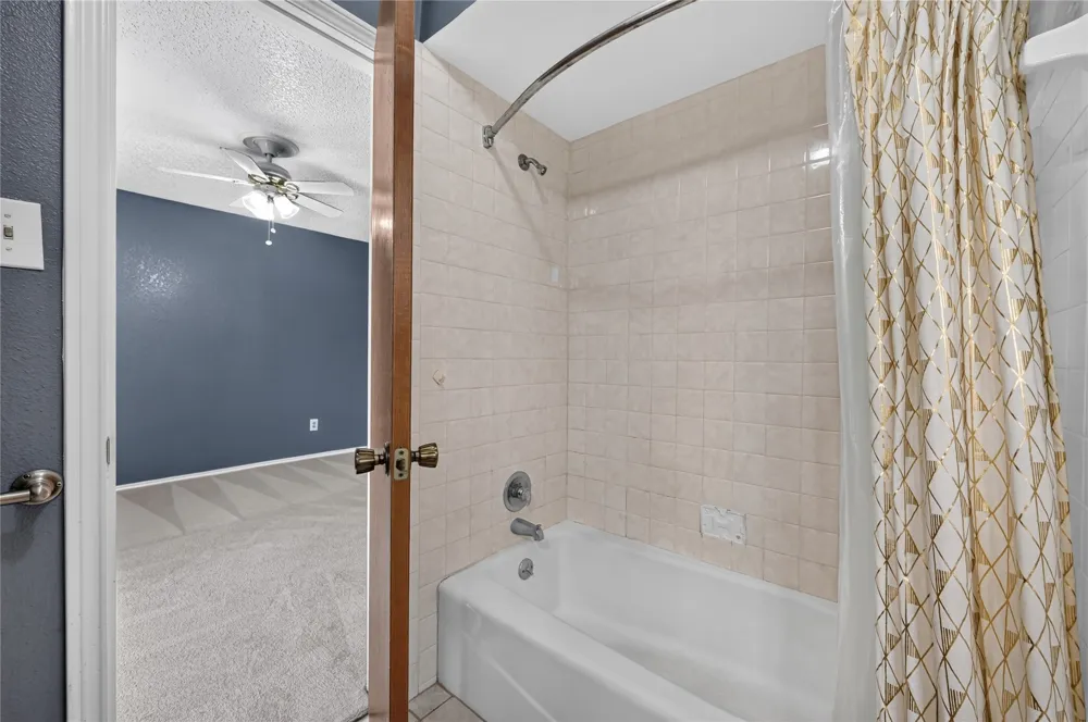 1226 Ranch Valley Drive DeSoto, TX 75115