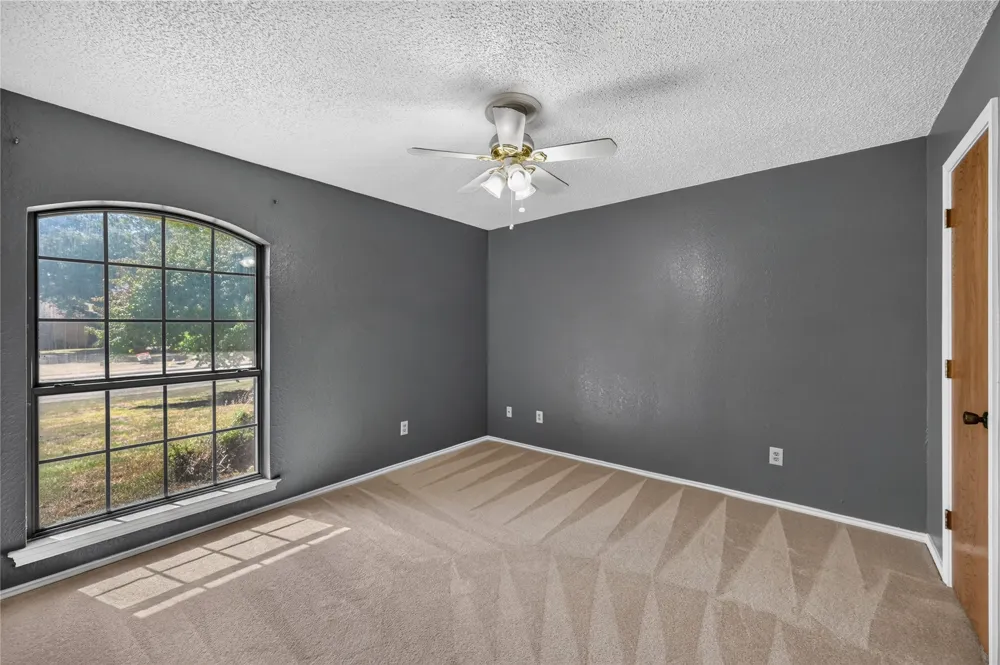 1226 Ranch Valley Drive DeSoto, TX 75115