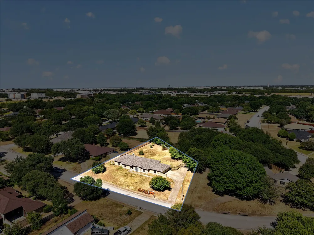 1226 Ranch Valley Drive DeSoto, TX 75115