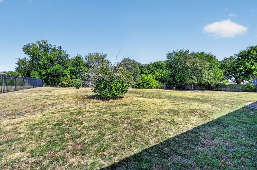 1226 Ranch Valley Drive DeSoto, TX 75115
