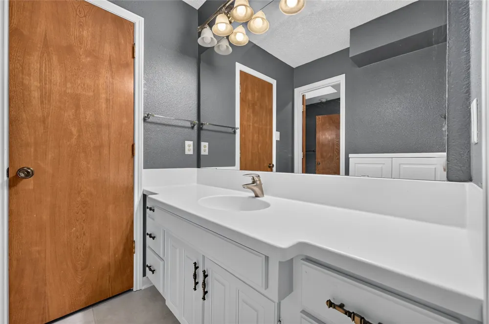 1226 Ranch Valley Drive DeSoto, TX 75115