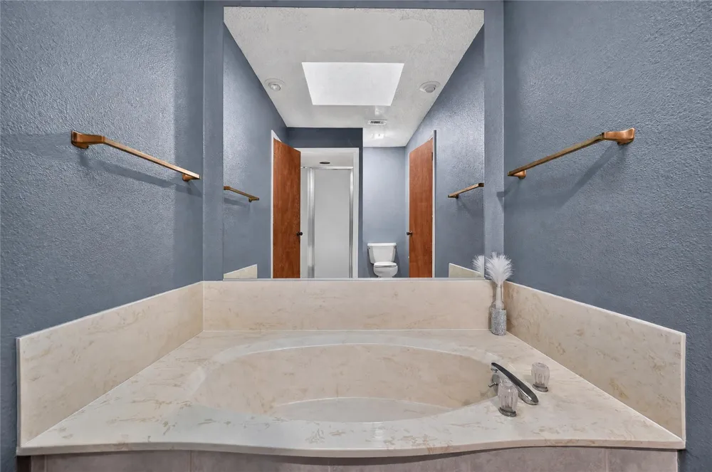 1226 Ranch Valley Drive DeSoto, TX 75115