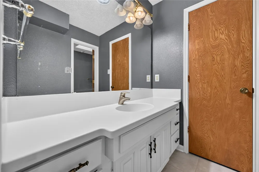 1226 Ranch Valley Drive DeSoto, TX 75115