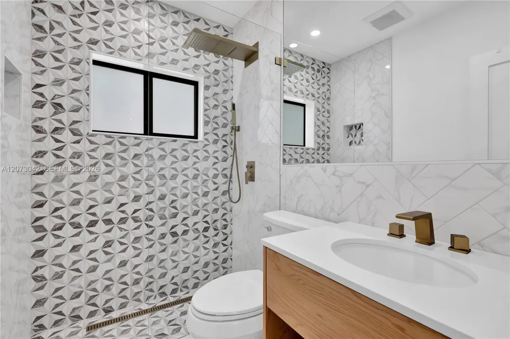 1566 NE 174th St North Miami Beach, FL 33162