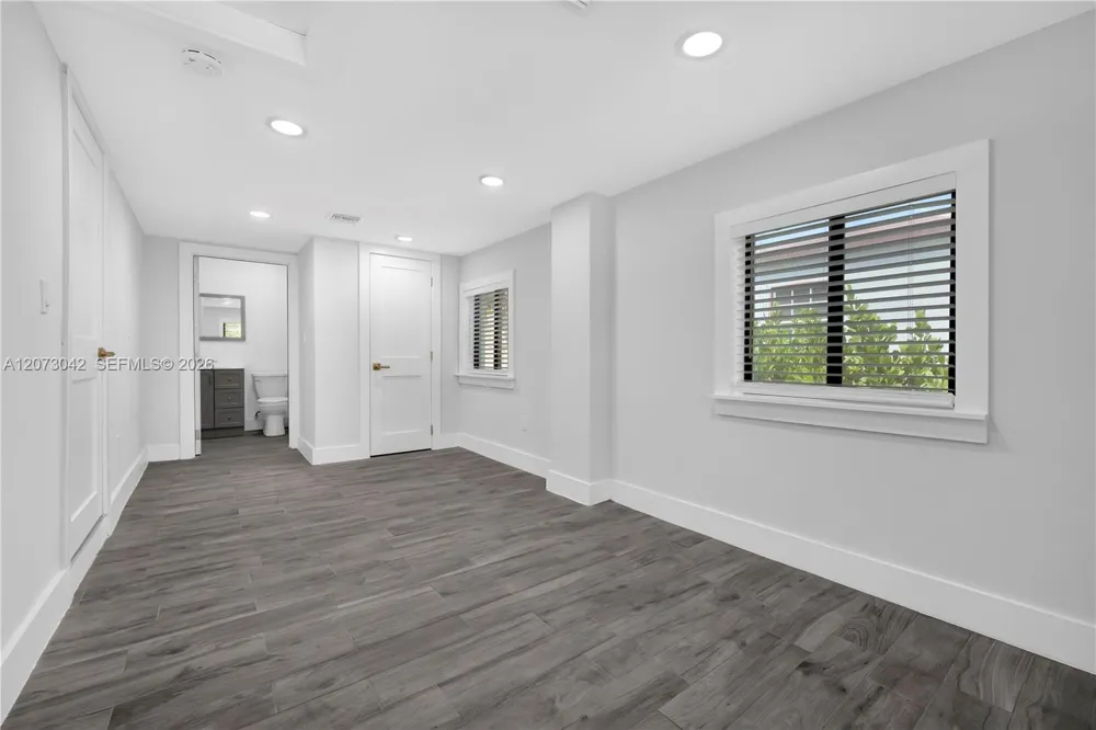 1566 NE 174th St North Miami Beach, FL 33162