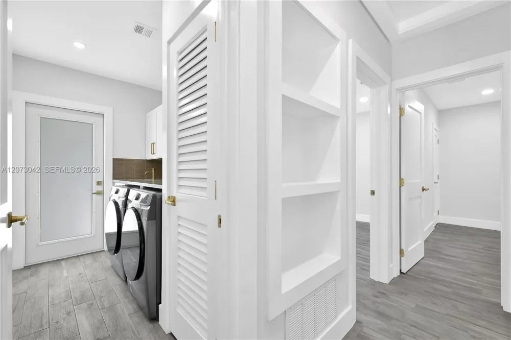 1566 NE 174th St North Miami Beach, FL 33162
