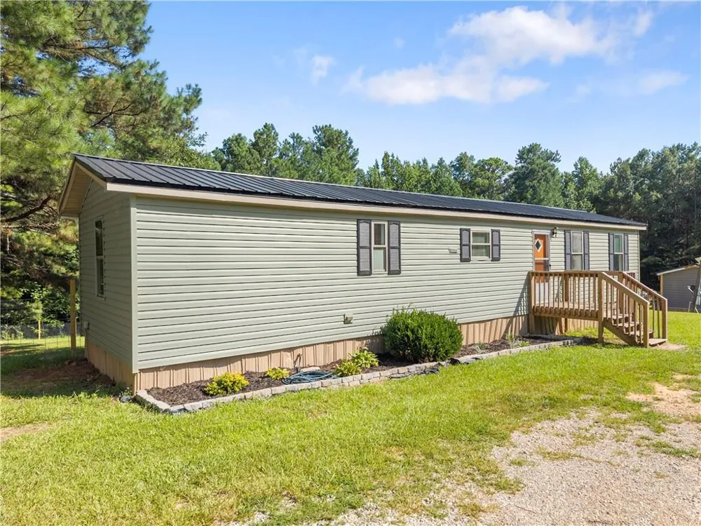 247 Highway 323 Maysville, GA 30558