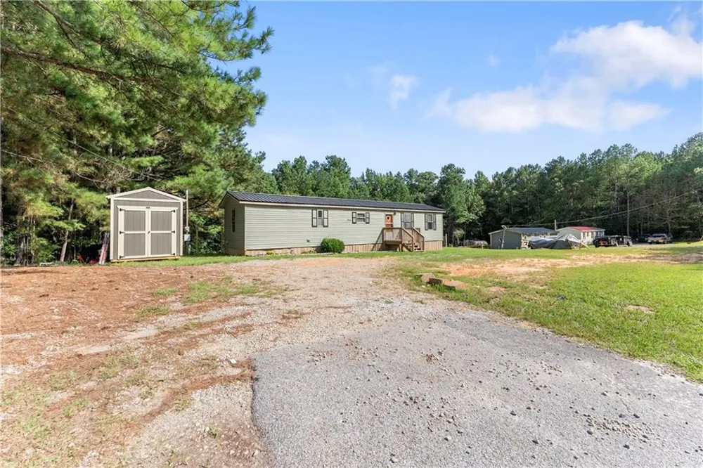 247 Highway 323 Maysville, GA 30558