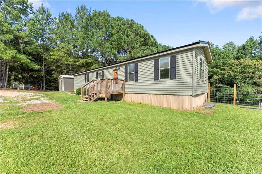 247 Highway 323 Maysville, GA 30558
