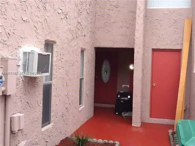 1648 NW 58TH AV #3 Lauderhill, FL 33313