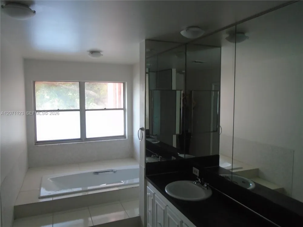 1648 NW 58TH AV #3 Lauderhill, FL 33313