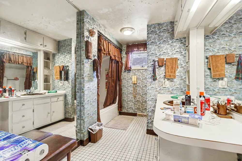 931 Baldwin Street Traverse City, MI 49686