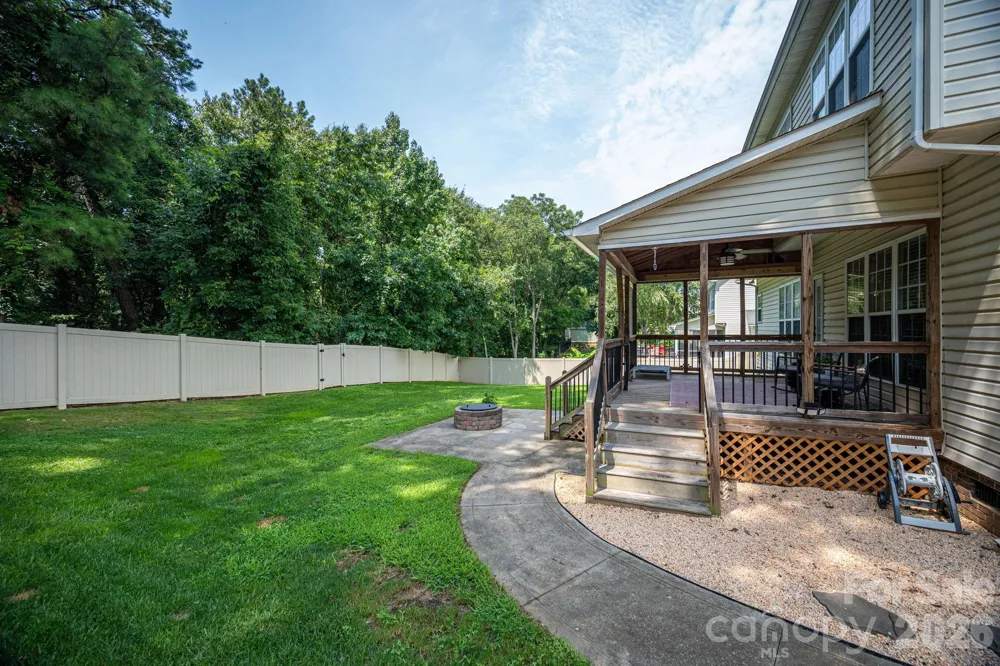 908 Carole Summey Drive Dallas, NC 28034