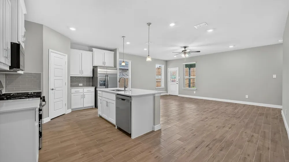 17125 MANZANILLA DRIVE Justin, TX 76247