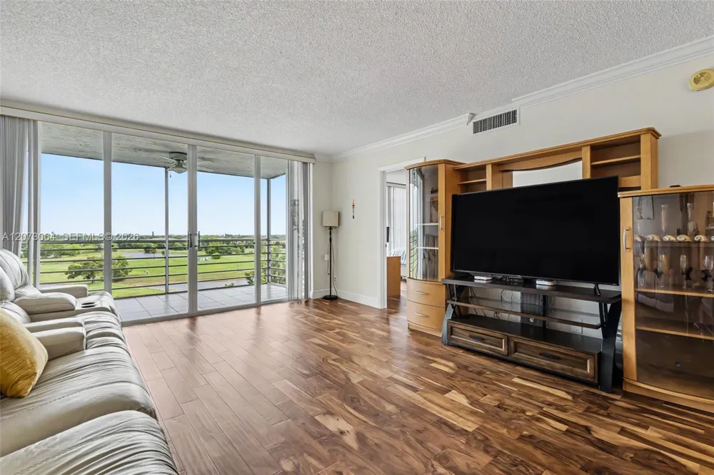 3090 Course Dr #709 Pompano Beach, FL 33069
