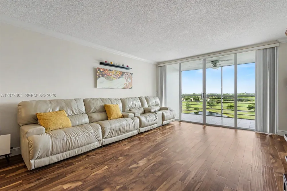 3090 Course Dr #709 Pompano Beach, FL 33069