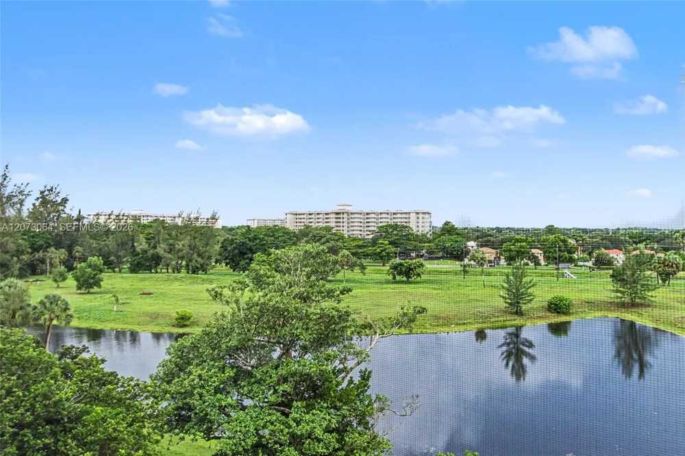 3090 Course Dr #709 Pompano Beach, FL 33069