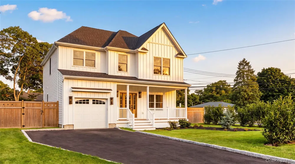 100 Bieselin Road Bellport Village, NY 11713