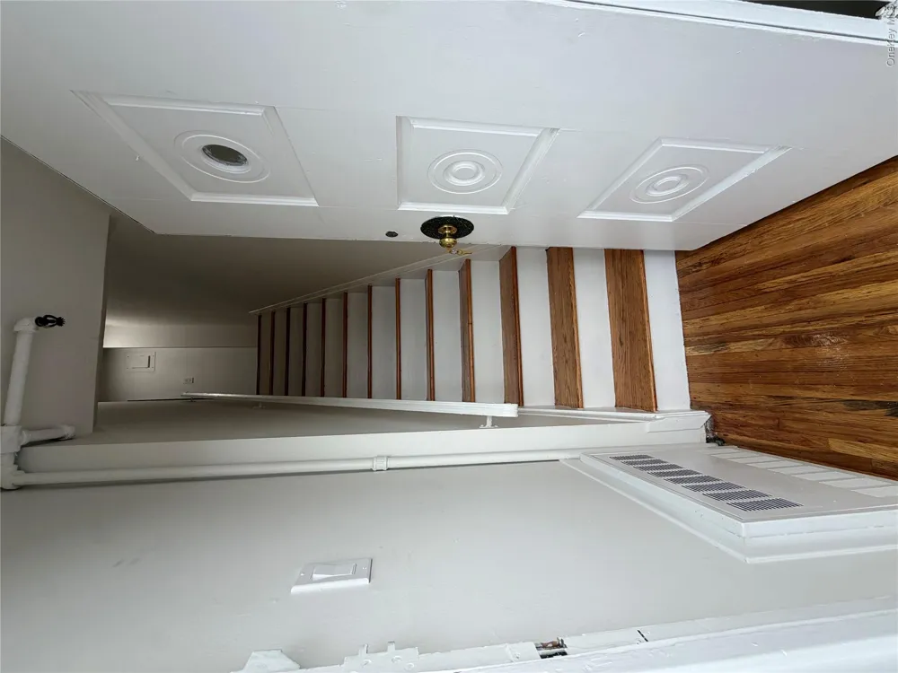 1927 84th Street #3rd floor Brooklyn, NY 11214
