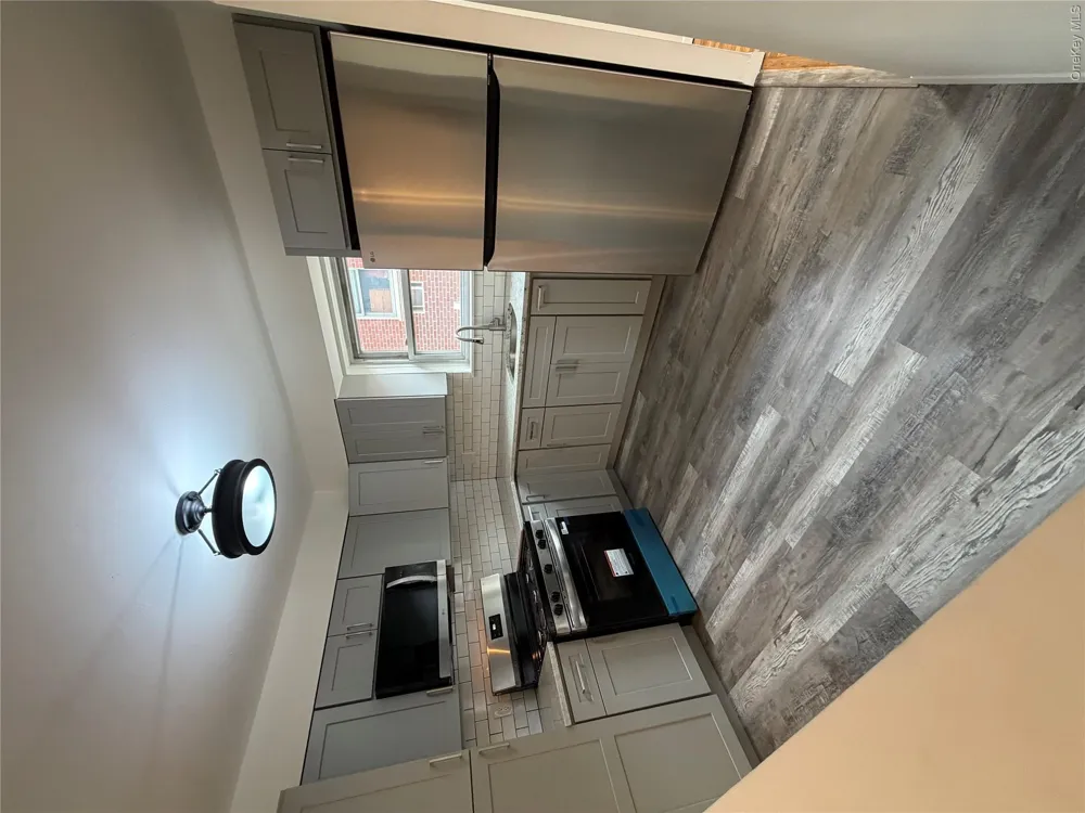 1927 84th Street #3rd floor Brooklyn, NY 11214